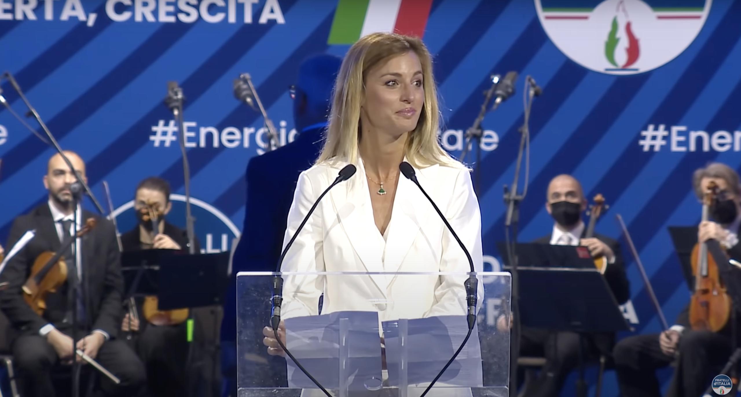 Fenice di Venezia: l'orchestra proclama uno sciopero contro la nomina di Beatrice Venezi, amica di Meloni