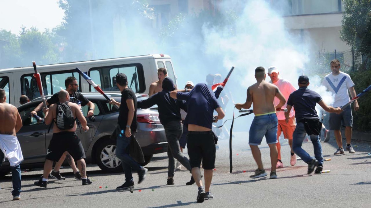 Aggressioni, morti e guerriglia: quando lo sport diventa preda dei gruppi violenti
