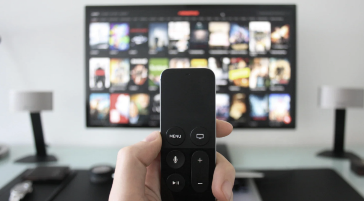 Sempre più tempo online: tra divertimento e nuove tendenze tra gli Italiani