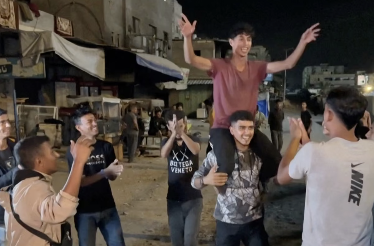 Gaza, cessate il fuoco e liberazione degli ostaggi: tra Israele e Hamas accordo per la prima fase del piano di pace