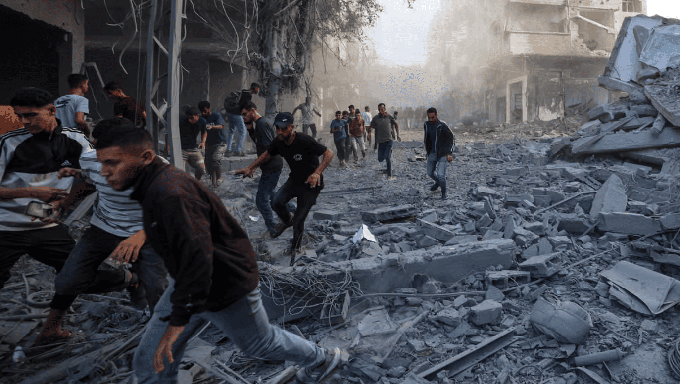 La tregua di Trump non regge: Gaza di nuovo sotto le bombe, 33 morti in un giorno