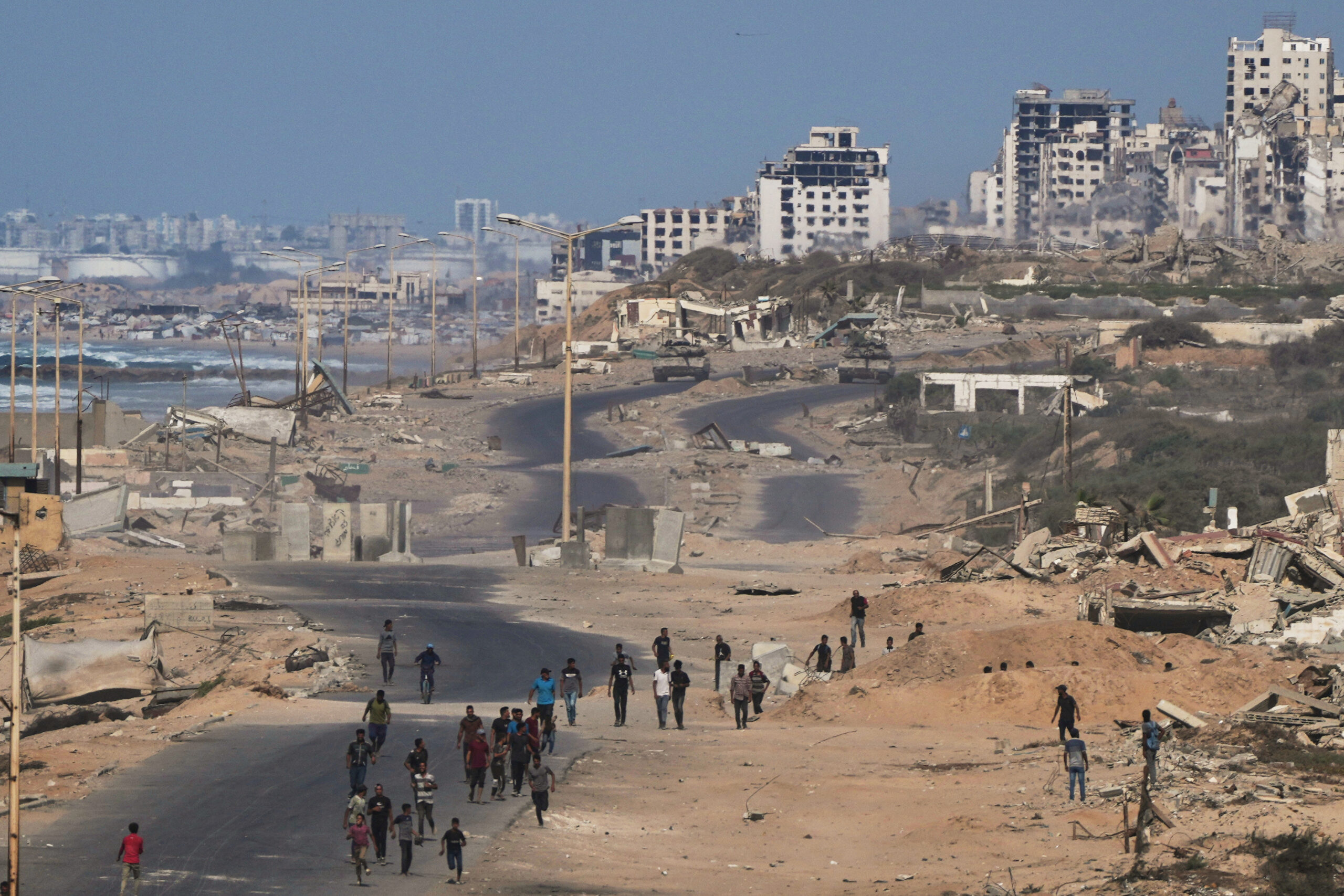 Cessate il fuoco a Gaza? Israele continua a uccidere e impedisce il trasferimento di due neonati malati