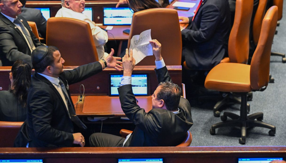 "Genocidio": alla Knesset due deputati arabo-israeliani  interrompono la propaganda di Trump e Netanyahu