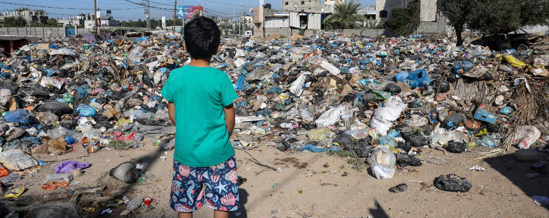 Guerra, non solo sofferenza ma anche tanto inquinamento:purtroppo (quasi) nessuno ne parla