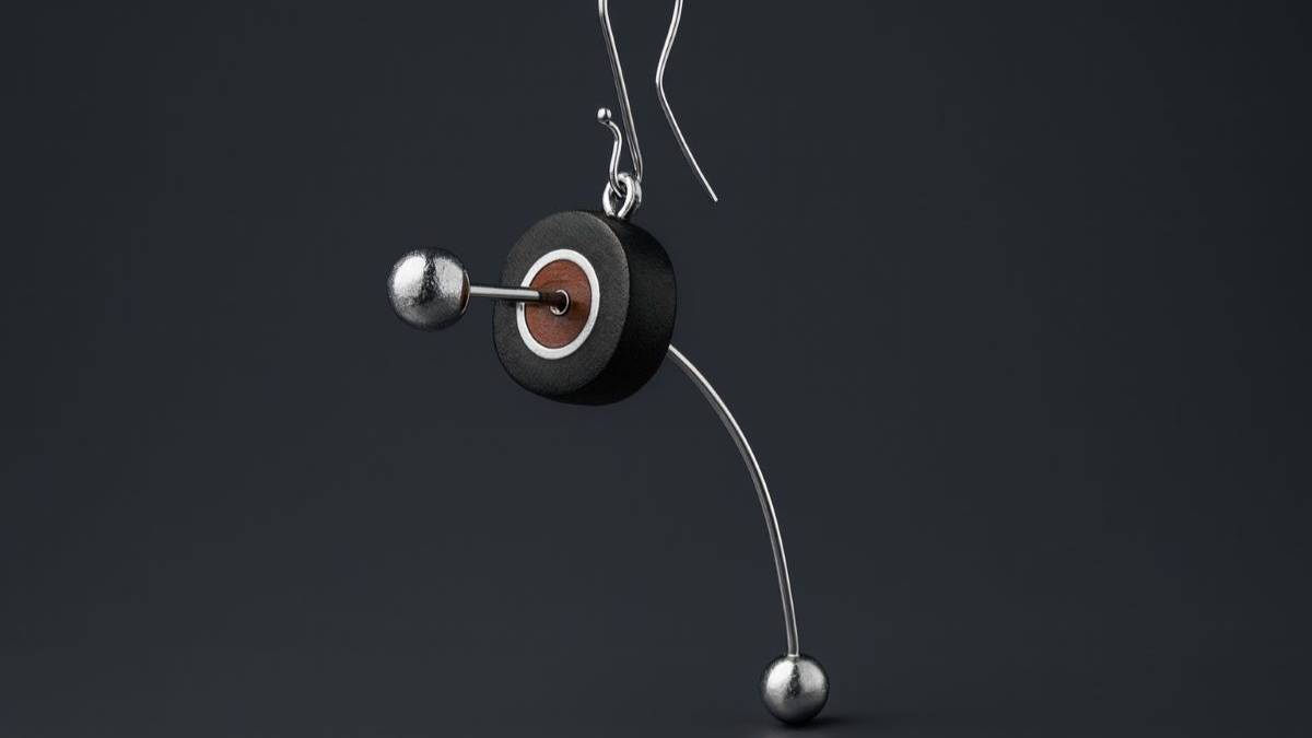 mono-orecchino Marini: la tradizione del gioiello contemporaneo in Sardegna