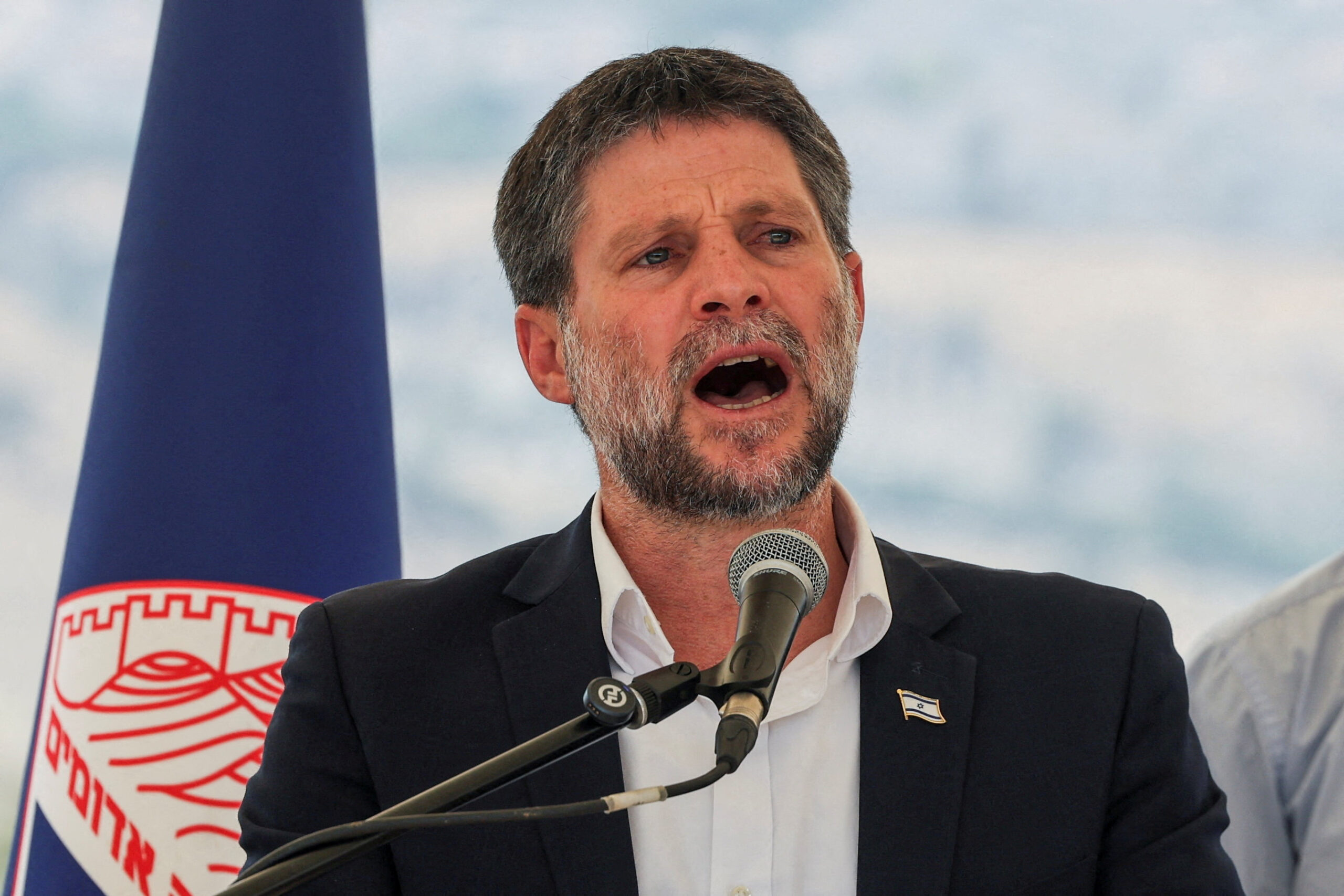 Smotrich rilancia le sue ricette di morte: Hamas dovrà essere distrutta dopo il ritorno degli ostaggi da Gaza