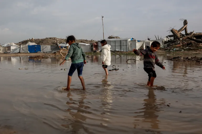 A Gaza si muore ancora: il dramma della piccola Rahaf, otto mesi, travolta dal freddo e dalla tempesta