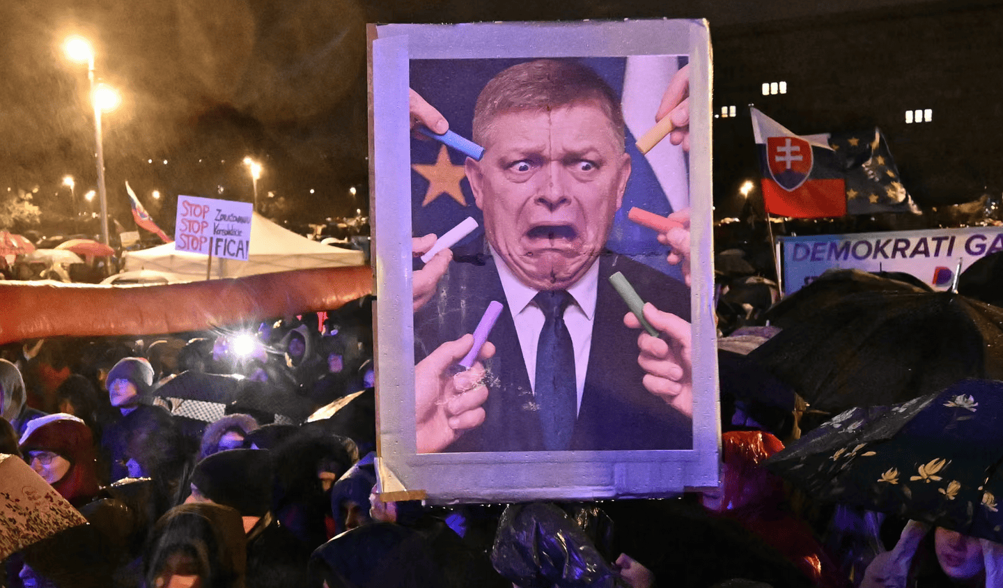 'Rivoluzione del gesso' in Slovacchia: giovani contro Fico per proteste pacifiche contro il nuovo autoritarismo