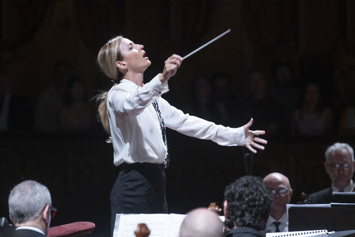 Beatrice Venezi al Colón: la destra celebra un trionfo inesistente e gli orchestrali la definiscono 'non all'altezza' Beatrice Venezi al Colón: la destra celebra un trionfo inesistente e gli orchestrali la definiscono 'non all'altezza'