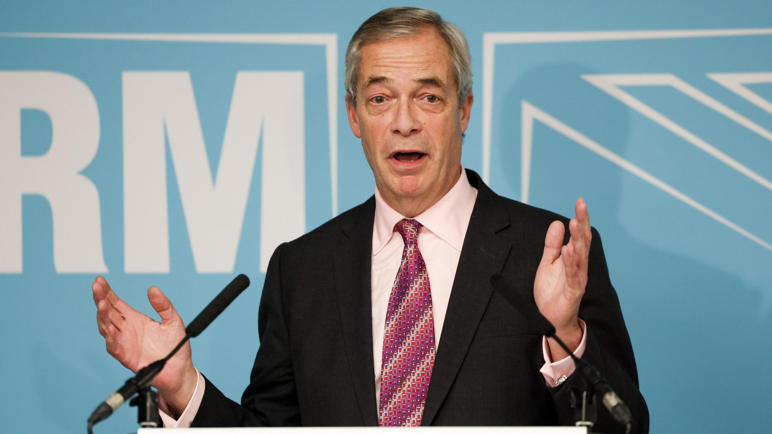 Nigel Farage scendiletto di Trump: appoggia l'amico reazionario sull'acquisizione della Groenlandia