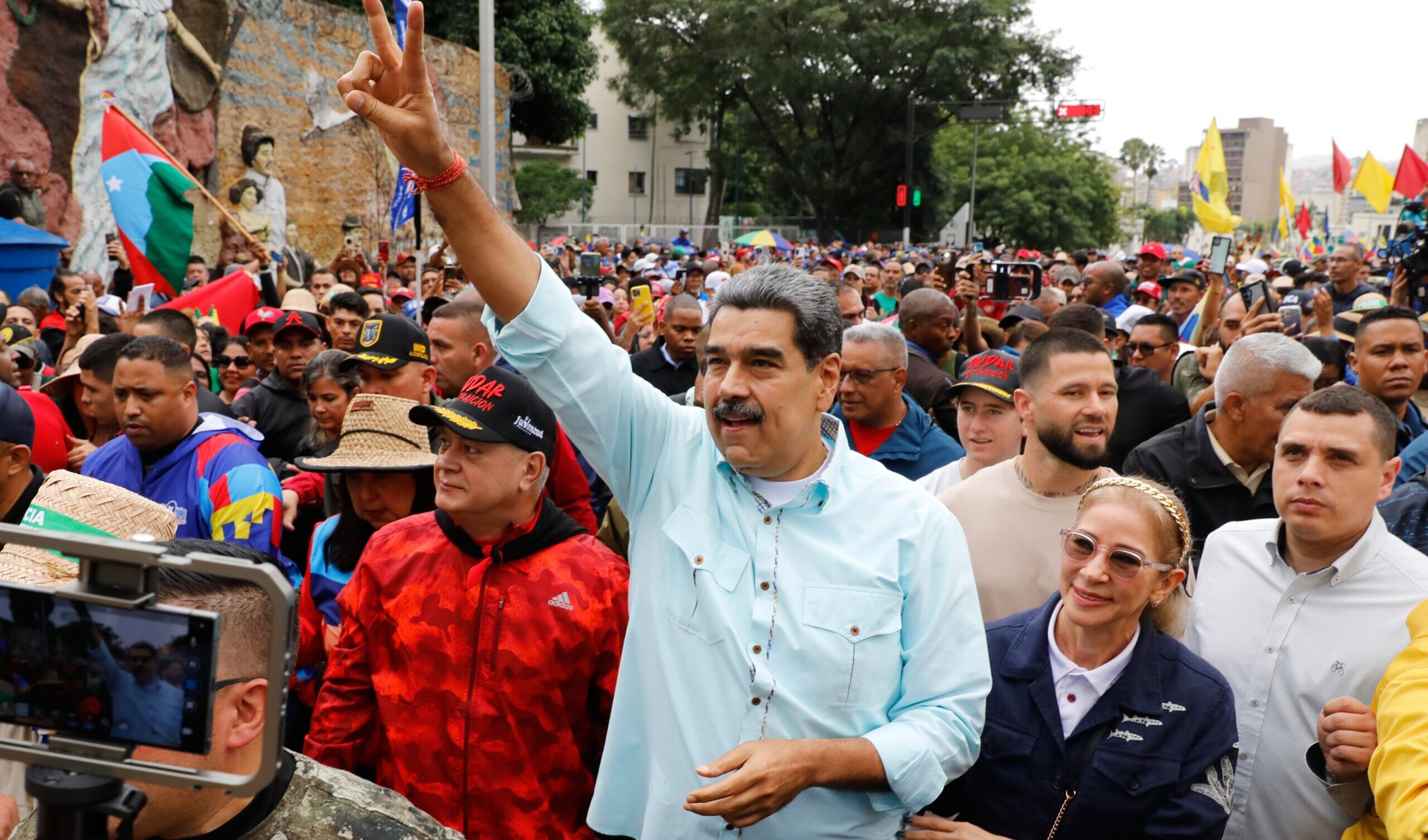 Mentre gli stati arabi restano in silenzio, i palestinesi esprimono il loro sostegno a Maduro dopo le "prepotenze" Usa