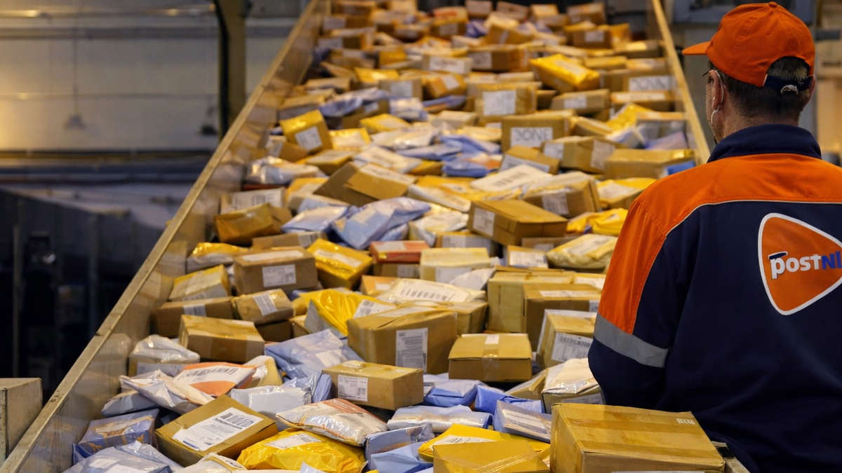 pacchi postali olanda Tassa sulle spedizioni extra Ue: come il balzello voluto dal governo Meloni è già un fallimento