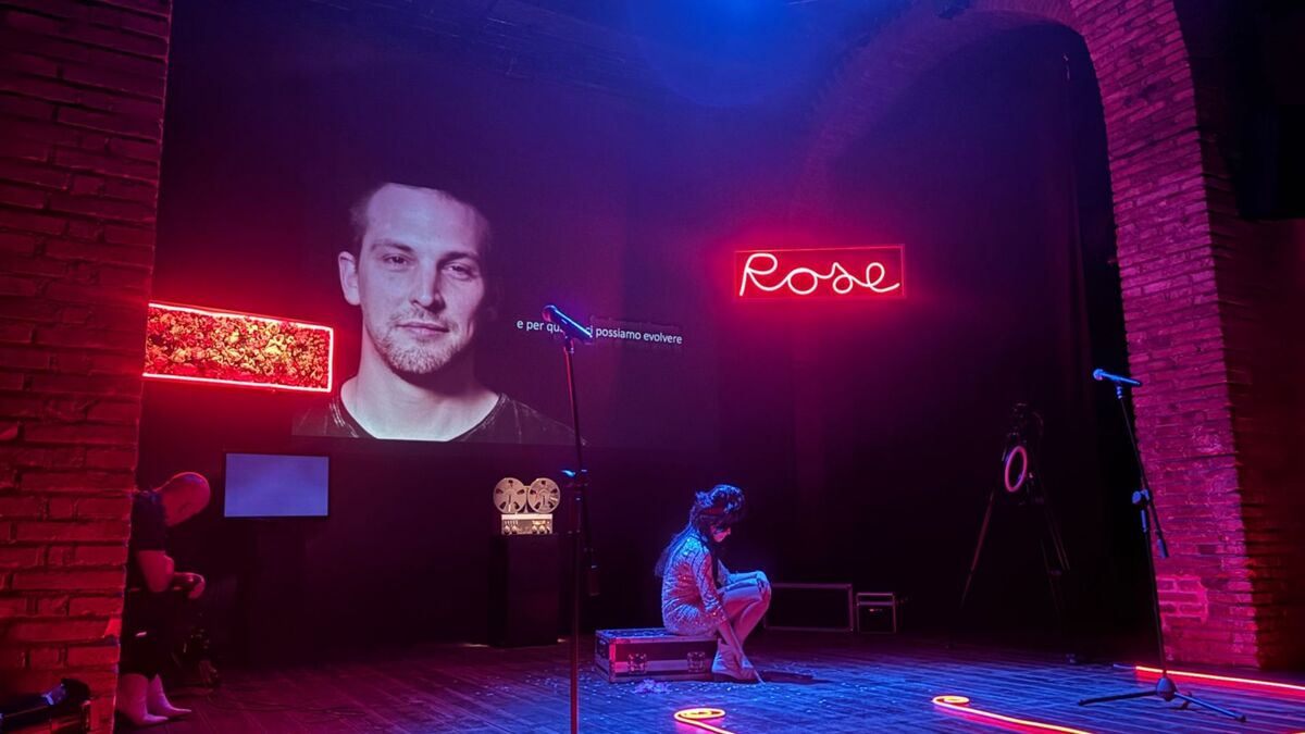 Roberto Latini e Federica Carra – Giulietta e Romeo – TeatroBasilica – recensione di Alessia de Antoniis Roberto Latini e Federica Carra - Giulietta e Romeo - TeatroBasilica - recensione di Alessia de Antoniis