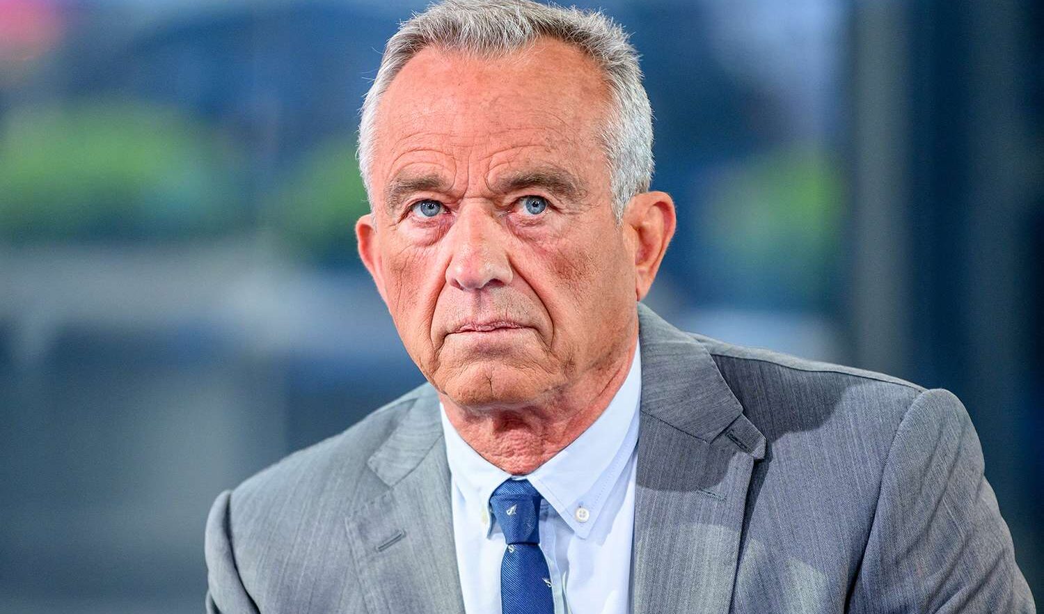 Kennedy Jr dice di non aver paura dei germi: "Una volta sniffavo cocaina dal water"