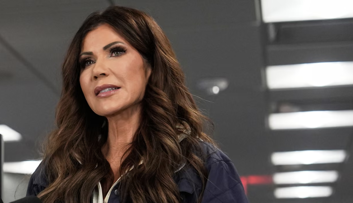 Screenshot 2026-02-03 alle 11.25.41 Kristi Noem definisce i rifugiati haitiani "parassiti" ma il giudice blocca la revoca dello status di protezione