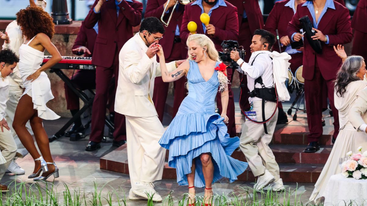 Trump tuona contro lo spagnolo e l'inclusione del Super Bowl e se la prende perché non è stato osannato