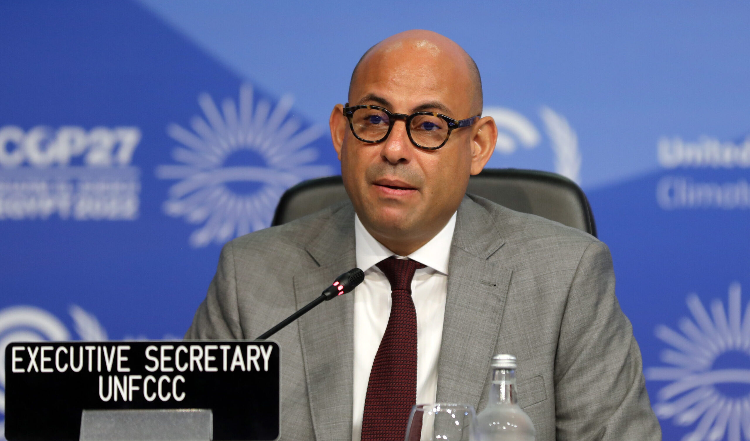 Iran, il responsabile clima dell'Onu: "Umiliante lezione, la dipendenza Ue dai fossili erode sicurezza e sovranità" Iran, il responsabile clima dell'Onu: "Umiliante lezione, la dipendenza Ue dai fossili erode sicurezza e sovranità"