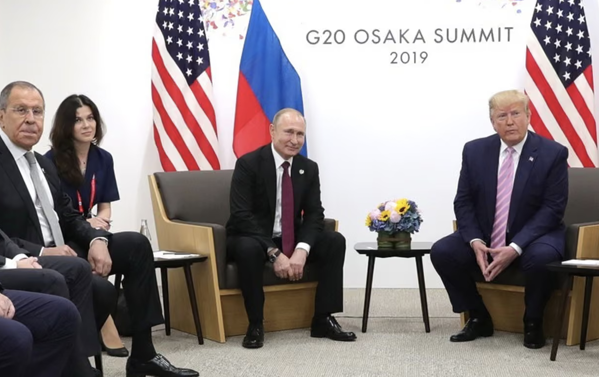 Preoccupazioni per il ruolo chiave dell’ex interprete di Putin nel monitoraggio del voto in Ungheria