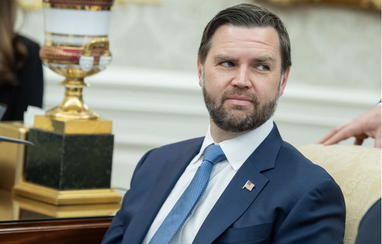 JD Vance  potrebbe guidare i colloqui di pace con l’Iran in caso di mediazione del Pakistan