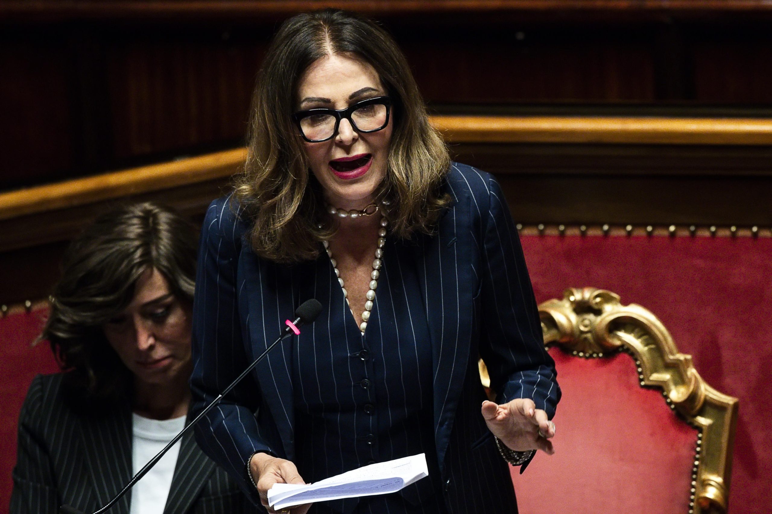 Daniela Santanché si è dimessa: la 'pitonessa' costretta a lasciare la poltrona