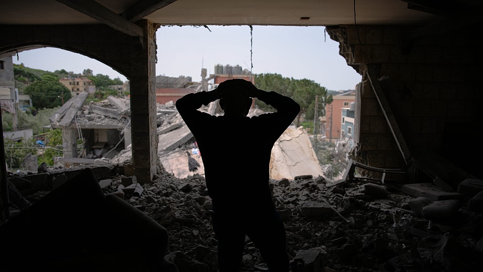 Libano, l’esercito israeliano demolisce abitazioni nel sud: compensi legati al numero di edifici distrutti