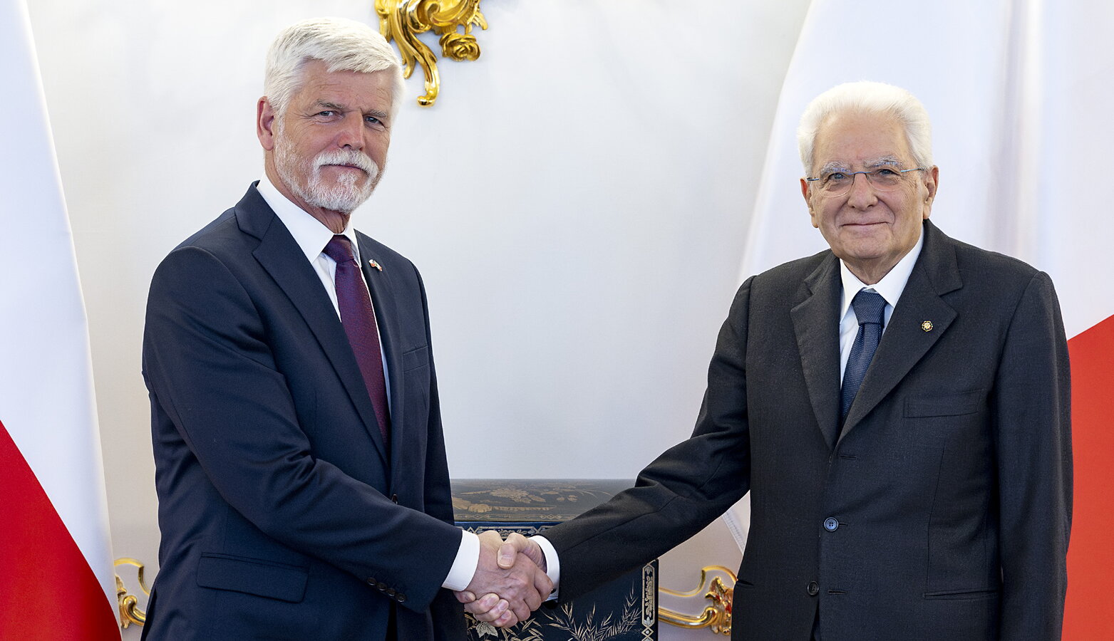 Sergio Mattarella accusa: Libano sotto le bombe, violata la sovranità di uno Stato indipendente Sergio Mattarella accusa: Libano sotto le bombe, violata la sovranità di uno Stato indipendente