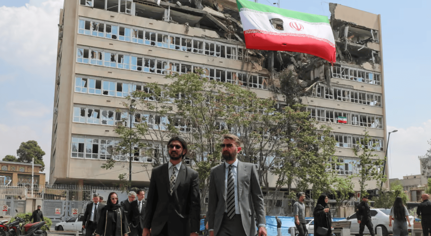 L’Iran minaccia una risposta “immediata e decisiva” a nuove azioni ostili