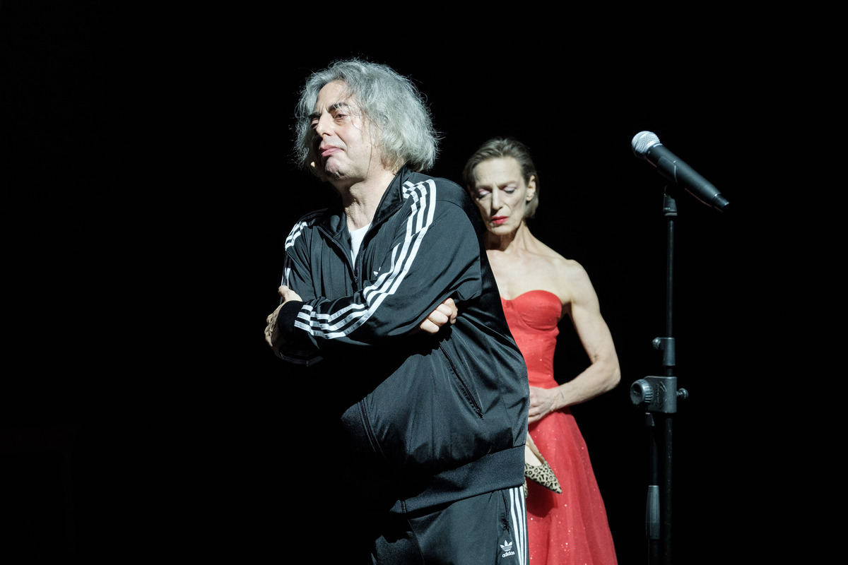 Francesco Scimemi – Emanuela Villagrossi – Abracadabra – Babilonia Teatri – festival Up To You di Bergamo – Ph Carlo Valtellina – recensione di Alessia de Antoniis Francesco Scimemi - Emanuela Villagrossi - Abracadabra - Babilonia Teatri - festival Up To You di Bergamo - Ph Carlo Valtellina - recensione di Alessia de Antoniis