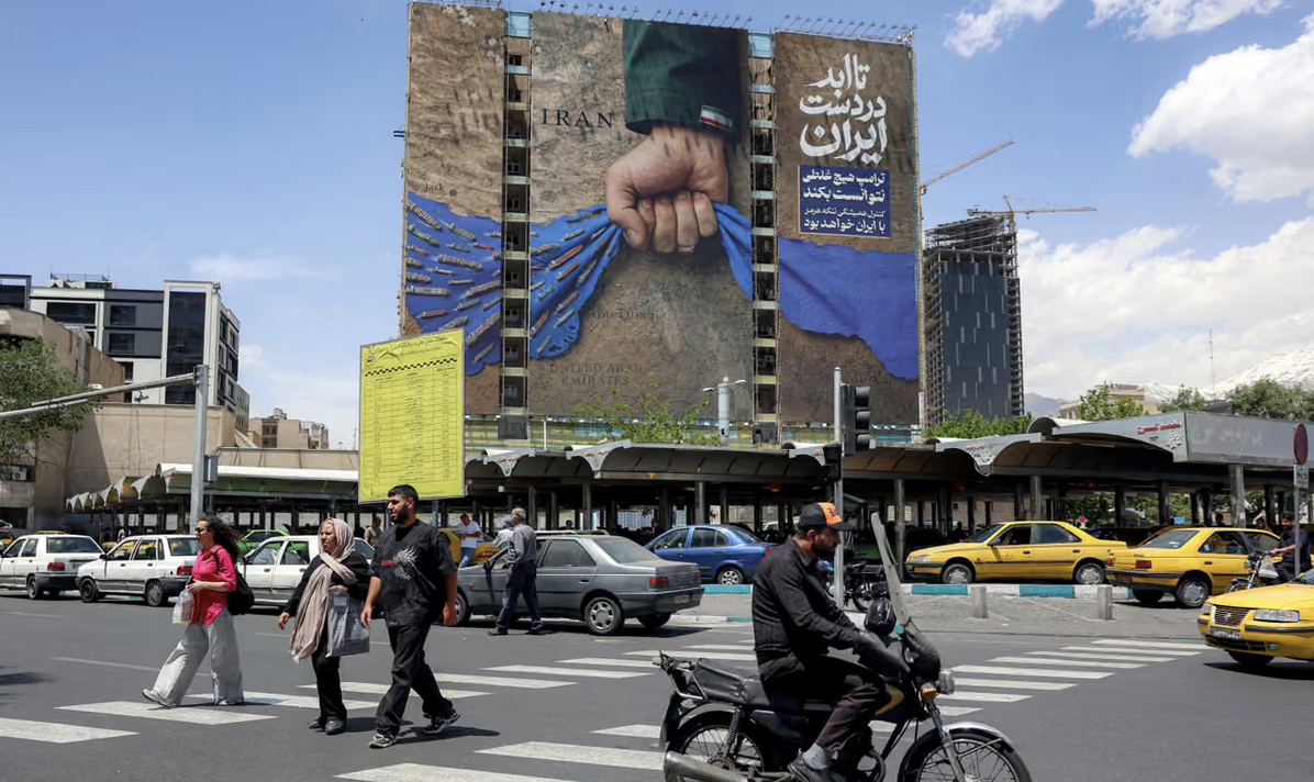 Trump apre a un accordo con l’Iran, Teheran frena sui colloqui: “Solo desideri americani”