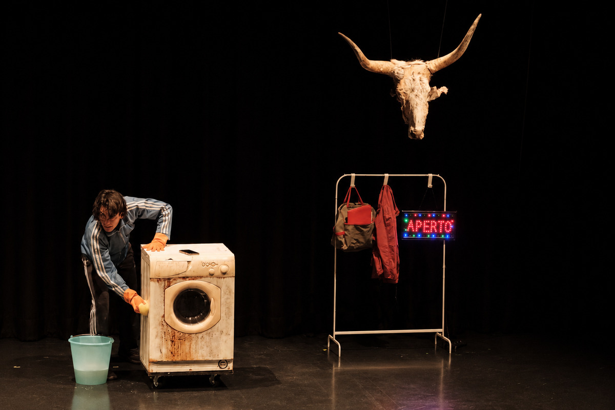 Up To You - Ahmen - Ph. Carlo Valtellina - recensione di Alessia de Antoniis
