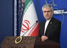 Trump minaccia di “far saltare” l’Oman, Teheran condanna gli Usa e denuncia raid americani su Bandar Abbas Trump minaccia di “far saltare” l’Oman, Teheran condanna gli Usa e denuncia raid americani su Bandar Abbas