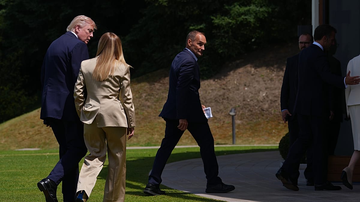 Quando i servi non servono più: la morale del duetto Trump-Meloni Quando i servi non servono più: la morale del duetto Trump-Meloni