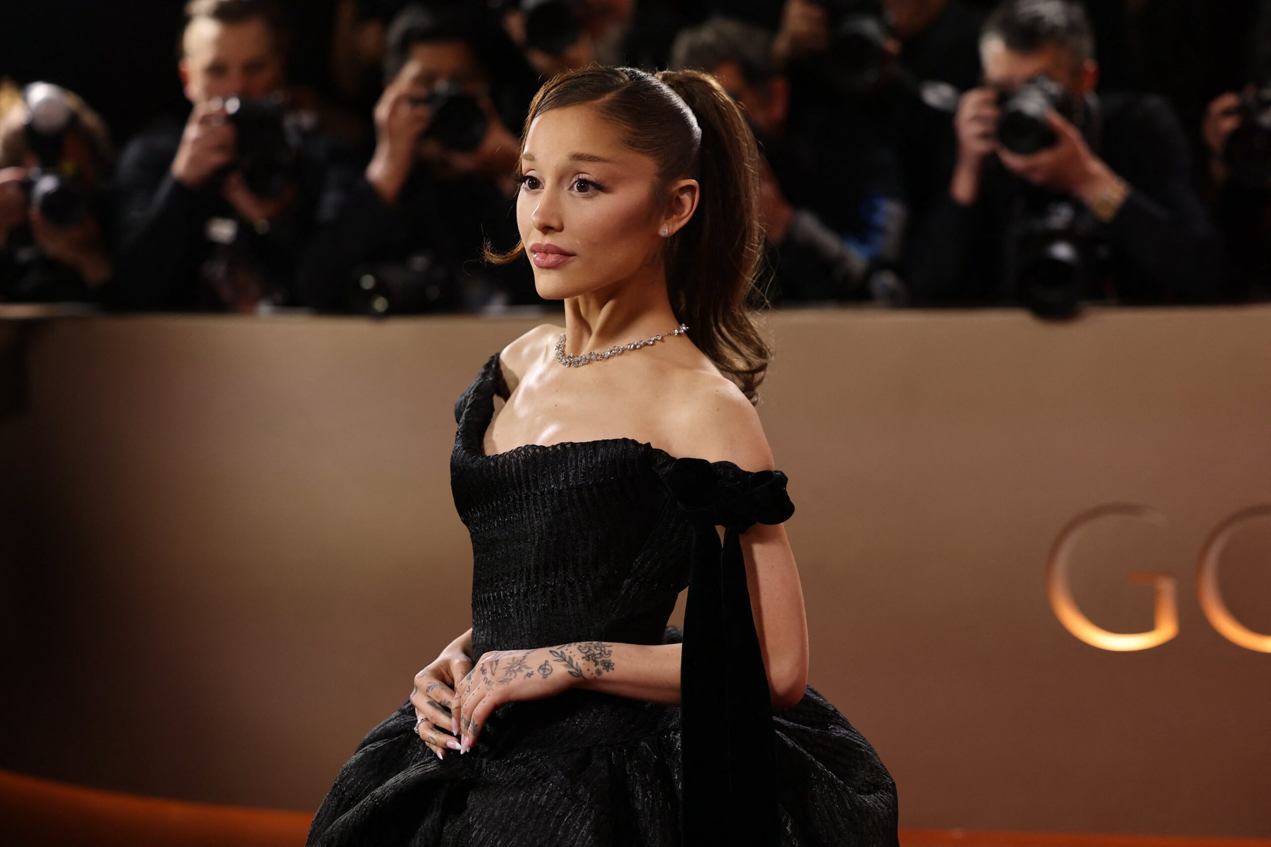Trump usa una canzone di Ariana Grande per celebrare la barbarie omicida dell'Ice: la cantante si ribella