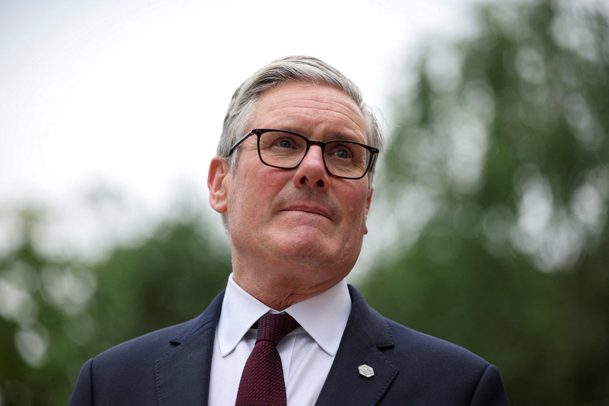 Keir Starmer si dimette da leader del Partito Laburista e poi da primo ministro