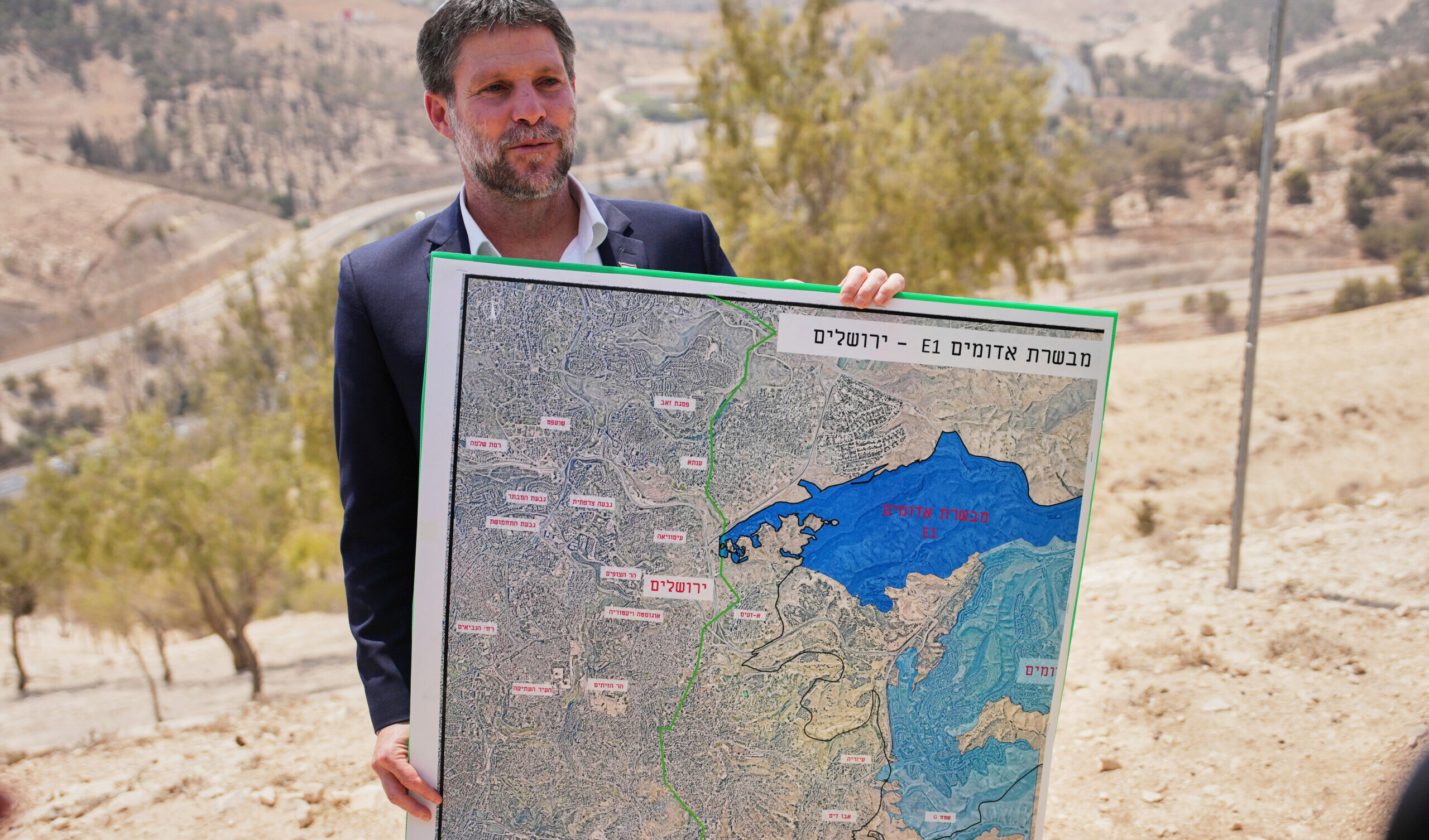 Smotrich annuncia che Israele ha avviato una “rivoluzione negli insediamenti” per rubare terra palestinese Smotrich annuncia che Israele ha avviato una “rivoluzione negli insediamenti” per rubare terra palestinese