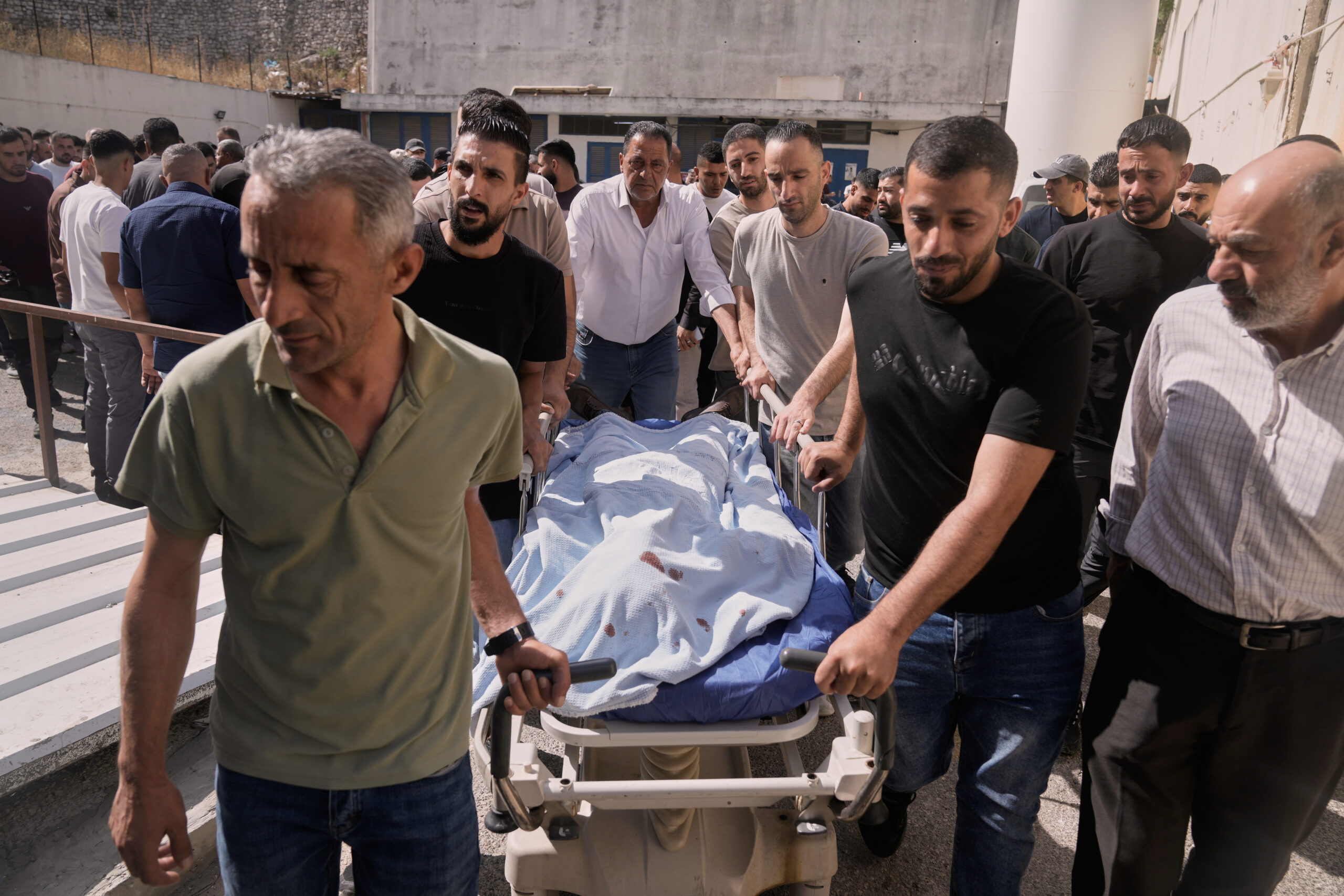 Cisgiordania: continuano gli abusi e le violenze dei militari israeliani contro i palestinesi