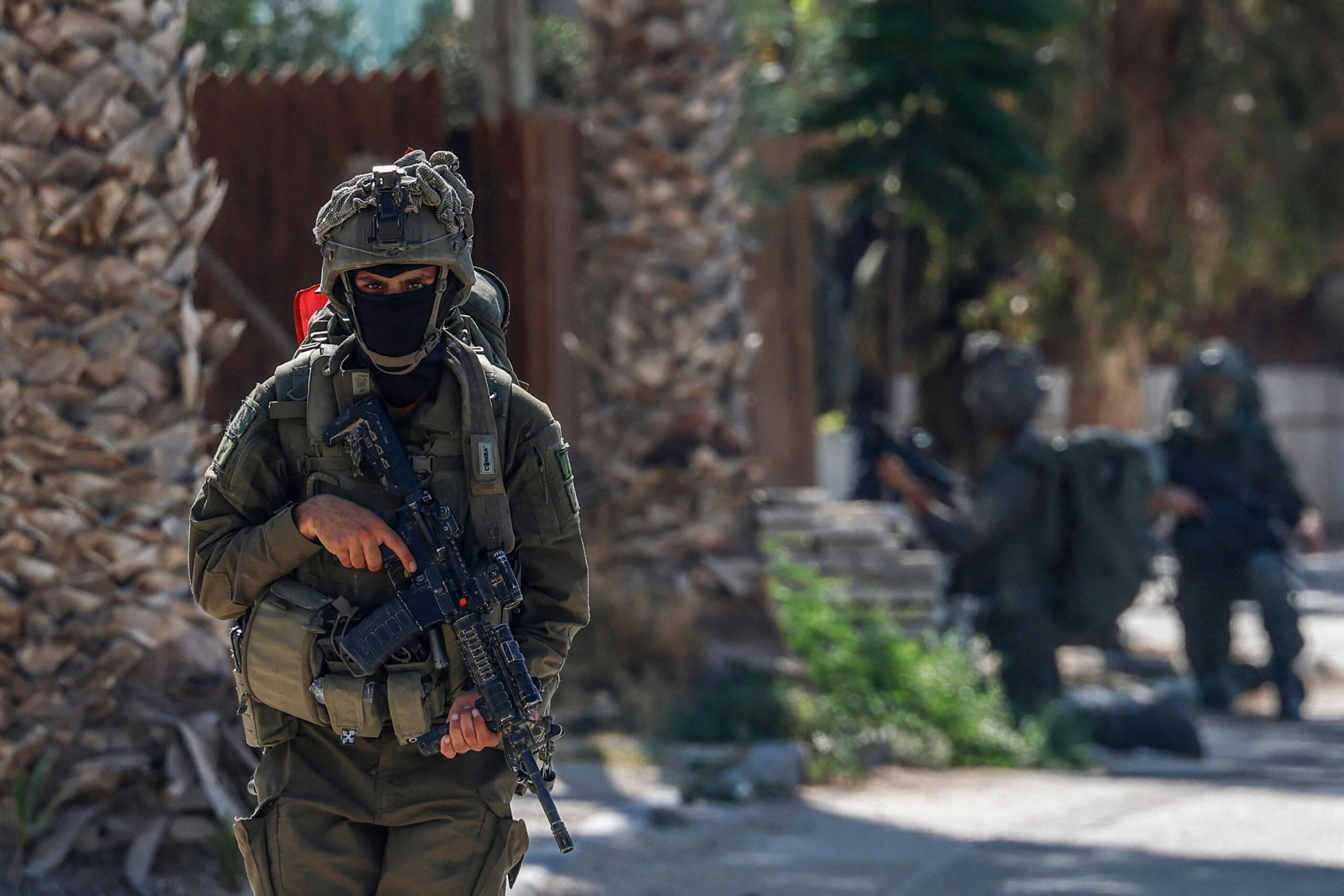 Cisgiordania: i militari israeliani cacciano i palestinesi dalle loro case per usarle come caserme Cisgiordania: i militari israeliani cacciano i palestinesi dalle loro case per usarle come caserme