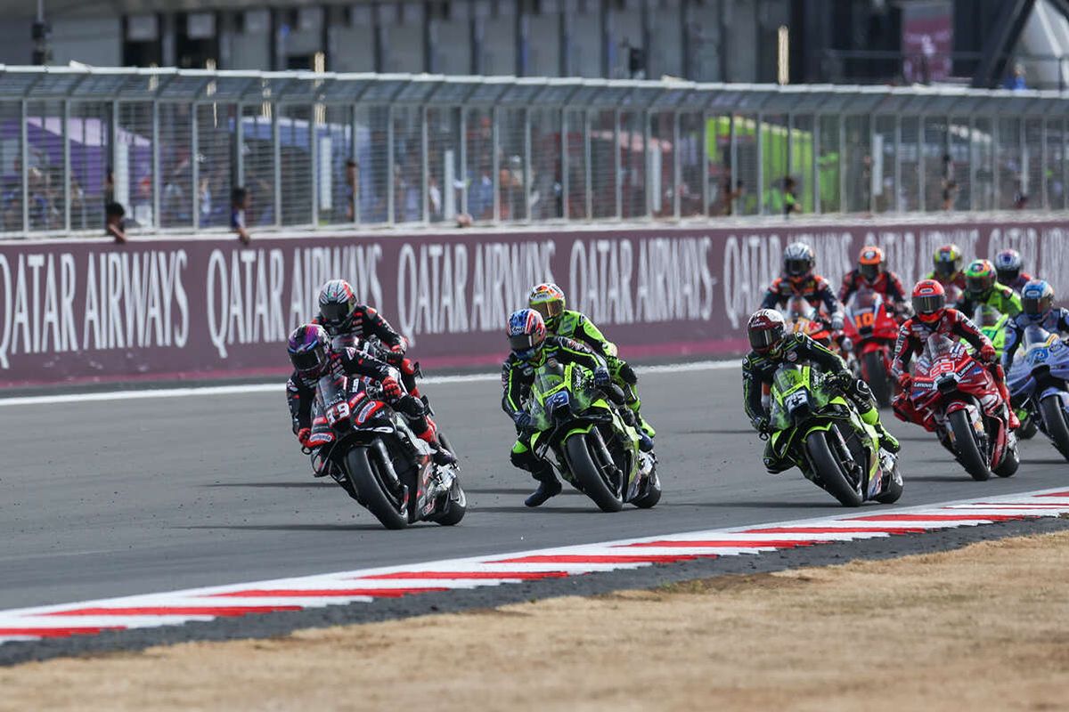 Start-Silverstone-2026-MotoGP Raúl Fernández vince il Gp di Gran Bretagna davanti a Martin e Bezzecchi