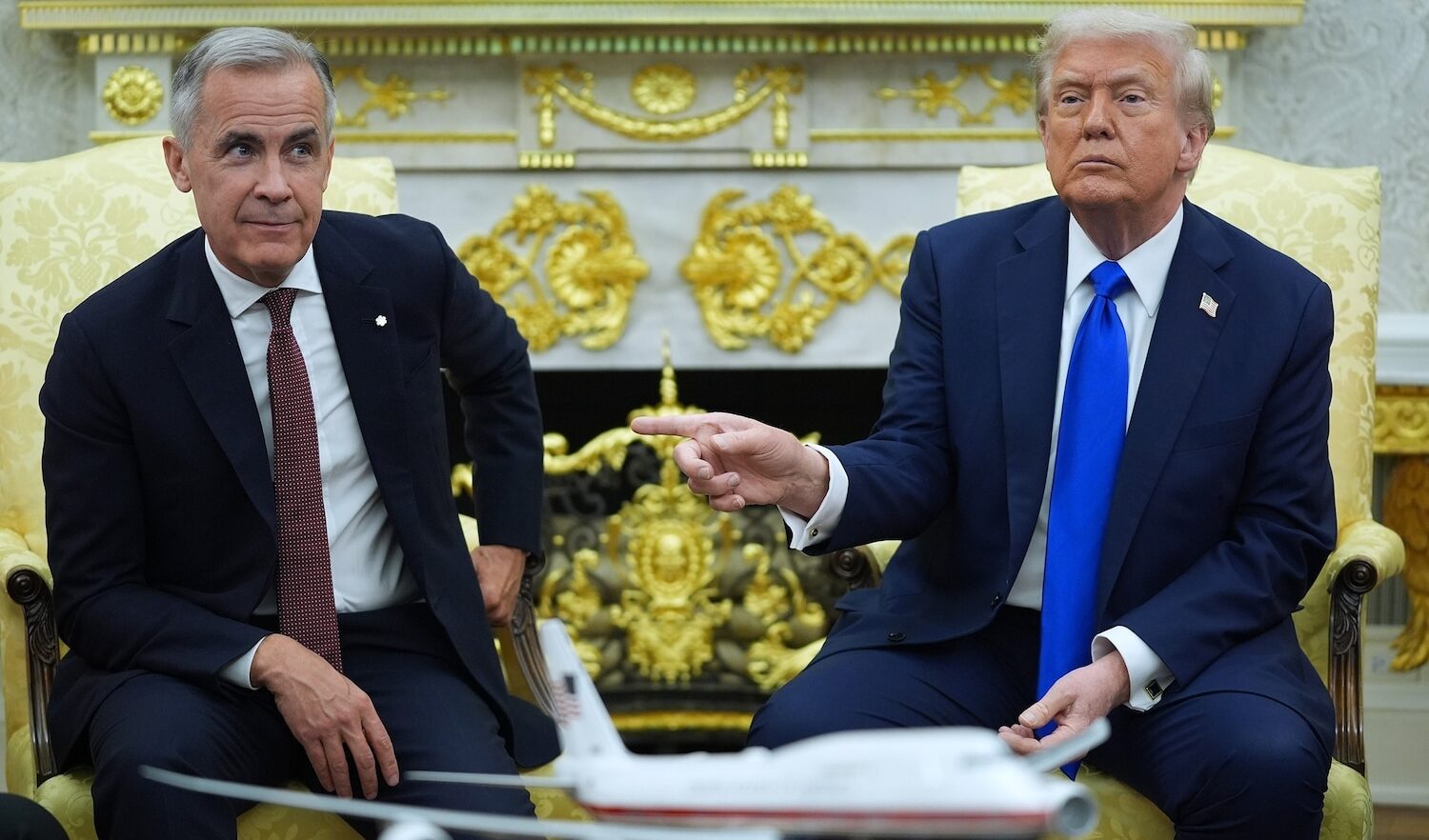 Trump parodia di se stesso: dopo il golfo del Messico vuole ribattezzare l'Ontario Lago d'America