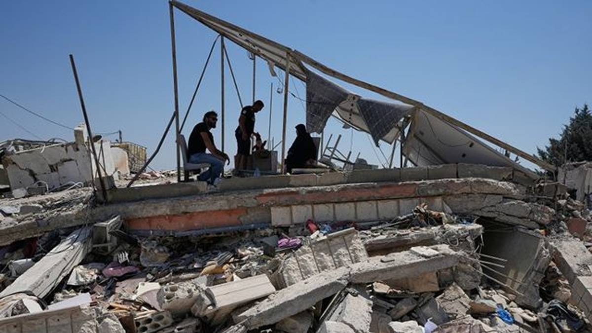 Il capo della polizia di Gaza ucciso dai coloni israeliani. In Libano 100 violazioni aeree solo tra lunedì e mercoledì Il capo della polizia di Gaza ucciso dai coloni israeliani. In Libano 100 violazioni aeree solo tra lunedì e mercoledì