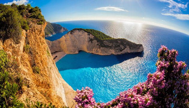 Isole greche: quali scegliere e quando andare per evitare la folla