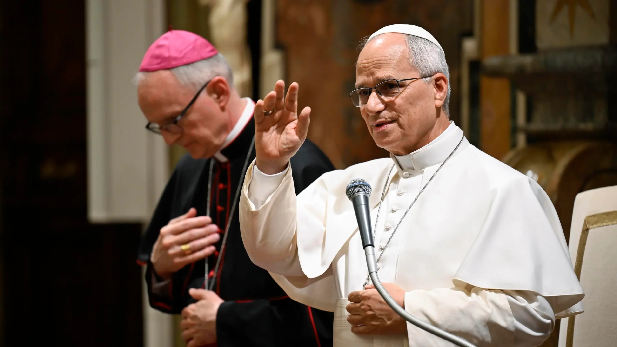 Leone XIV rompe con la nostalgia del potere cattolico: prima le persone, poi i confini, sempre il Vangelo Leone XIV rompe con la nostalgia del potere cattolico: prima le persone, poi i confini, sempre il Vangelo