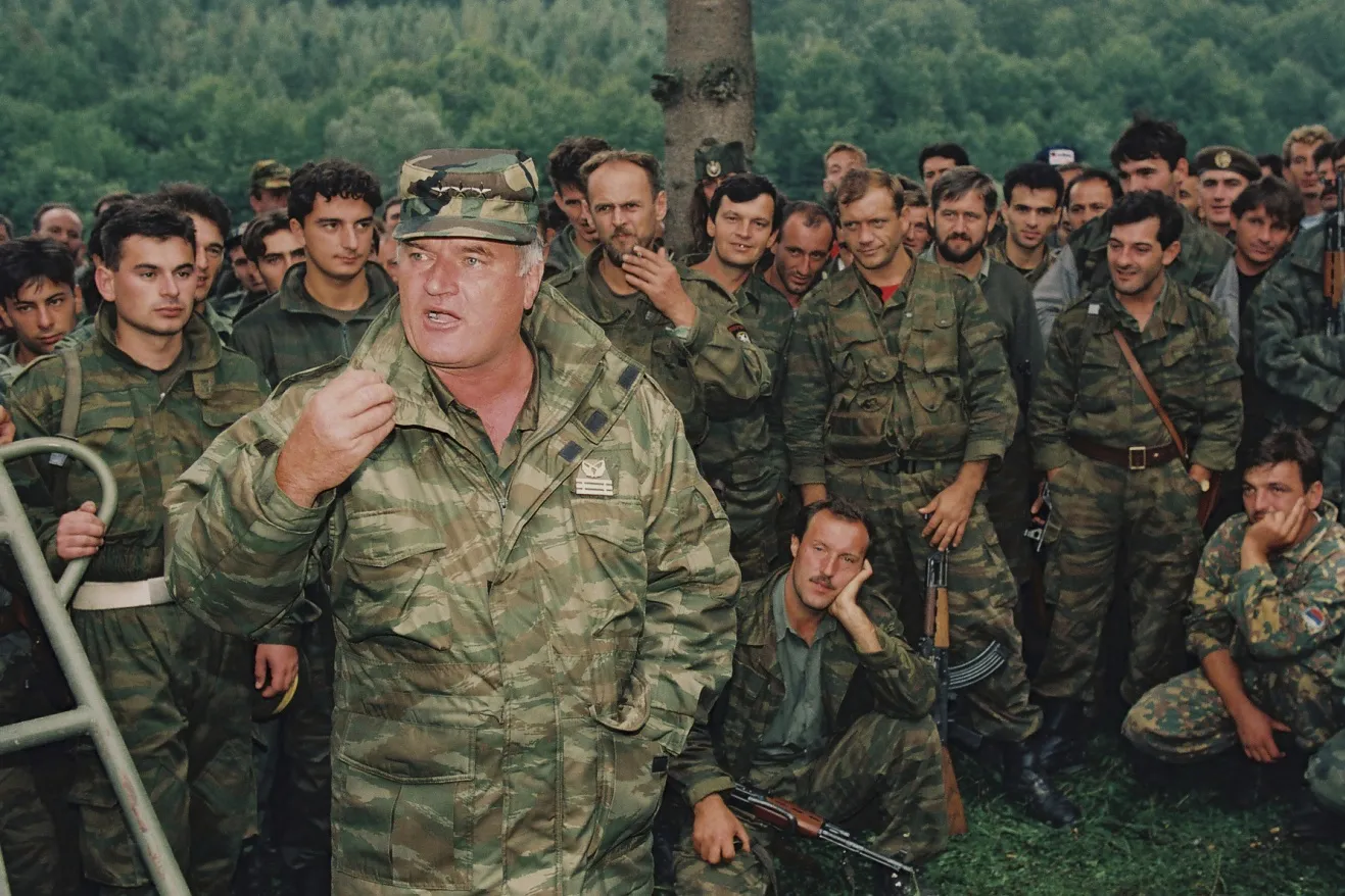 Da Tel Aviv, vedere la Serbia piangere la morte del criminale di guerra Mladic provoca un brivido di familiarità