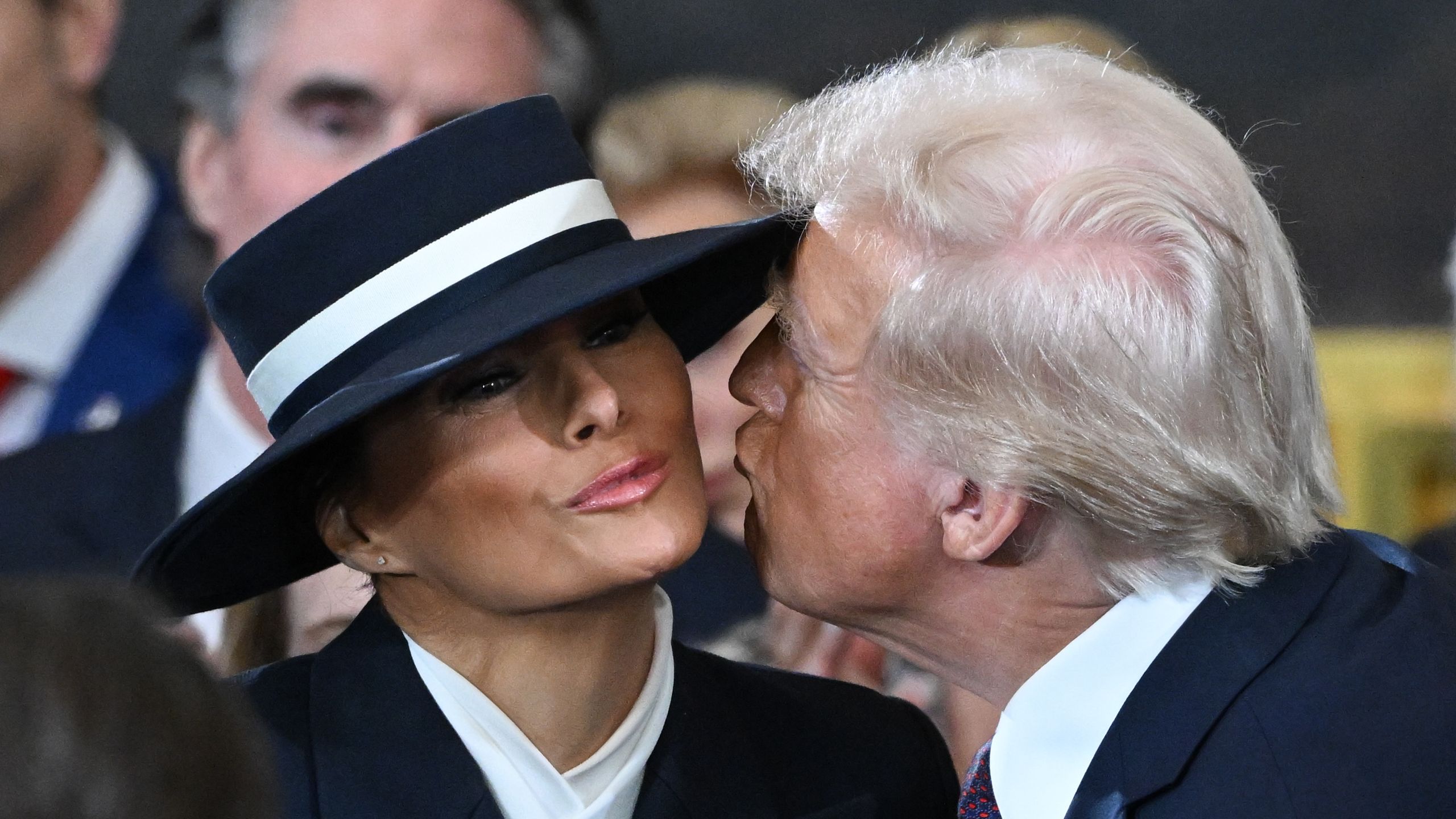 Melanie Trump si smarca dal marito: "Sono cresciuta sotto il comunismo e ho avuto una bellissima infanzia" Melanie Trump si smarca dal marito: "Sono cresciuta sotto il comunismo e ho avuto una bellissima infanzia"