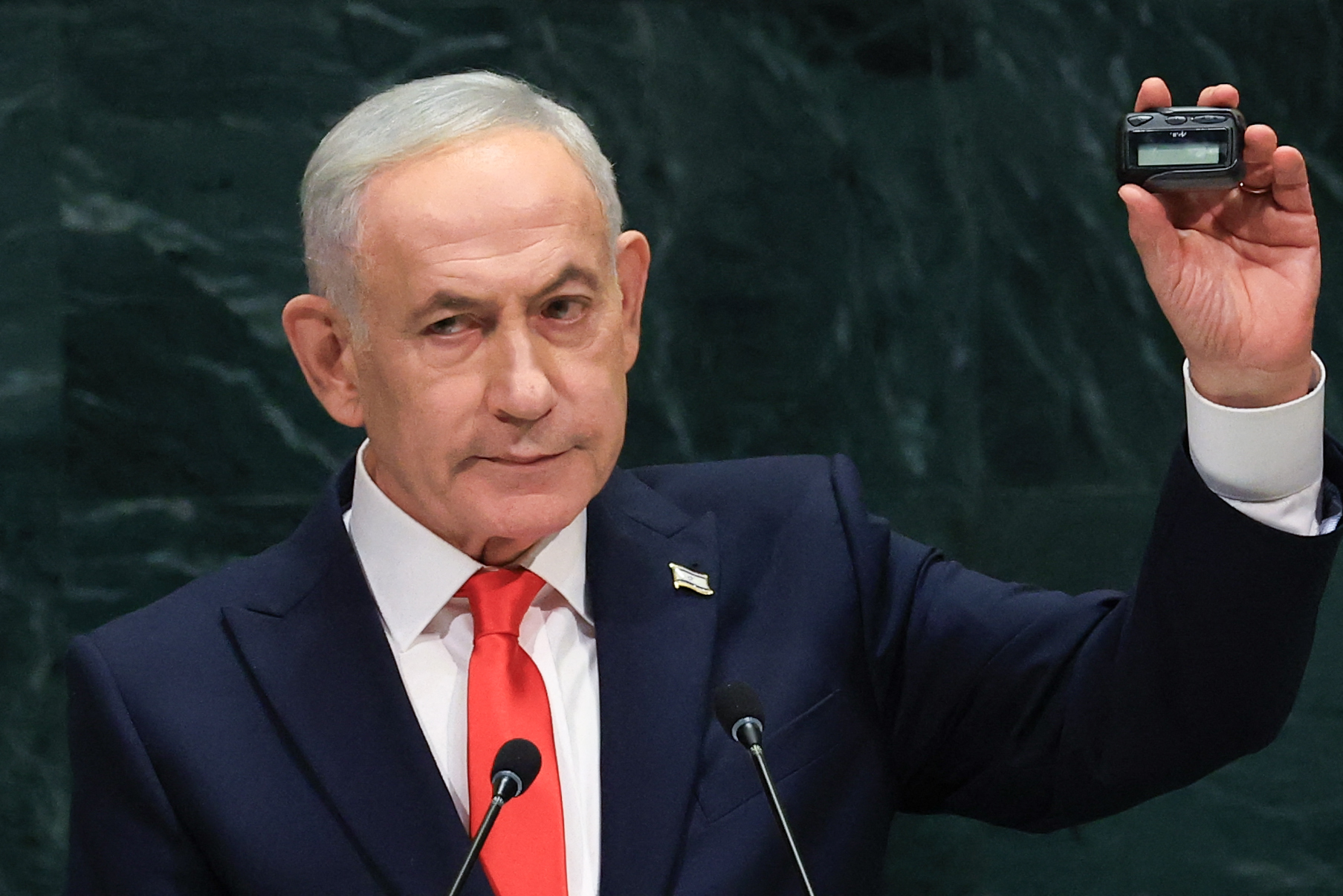 Netanyahu all’Onu nega il massacro di Gaza, le violenze dei coloni e accusa Mamdani di antisemitismo
