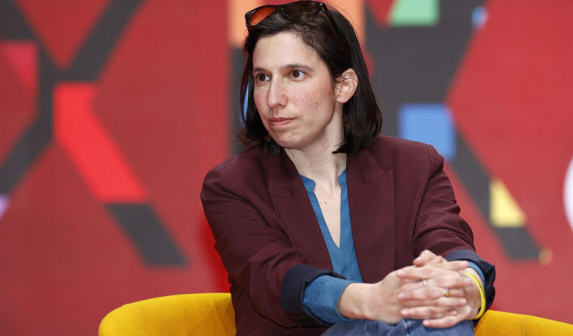 La sfida di Elly Schlein: "Non si vince con un nome moderato" La sfida di Elly Schlein: "Non si vince con un nome moderato"
